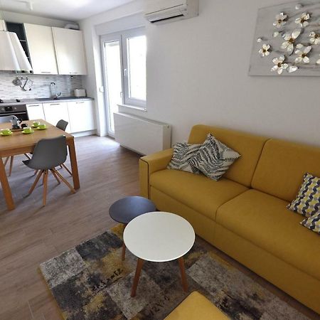 Apartment Vostan 普拉 外观 照片