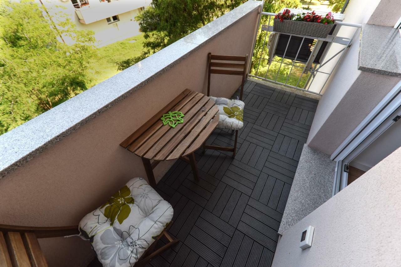 Apartment Vostan 普拉 外观 照片